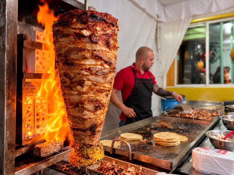 Trompo al pastor El Pato con fuego